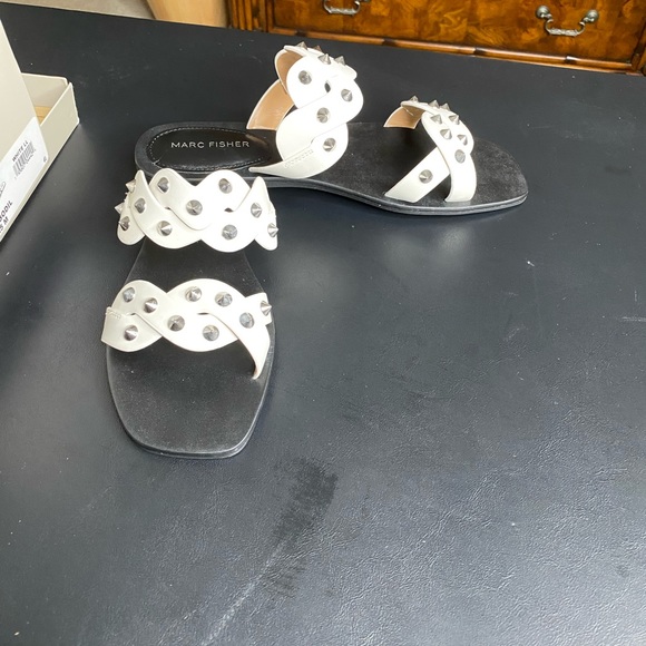 Marc Fisher slide never worn Brand New in box - Picture 5 of 16